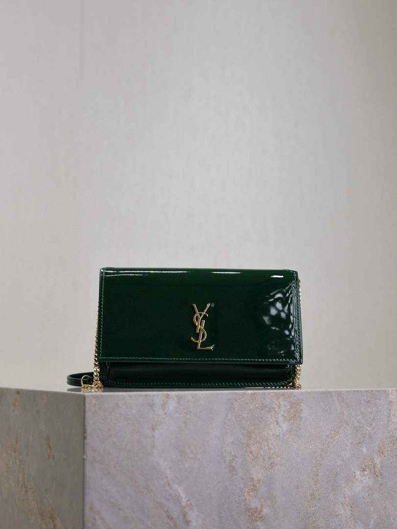 YSL CASSANDRE phone holder 635095 in patent leather green - Default Title - View 1