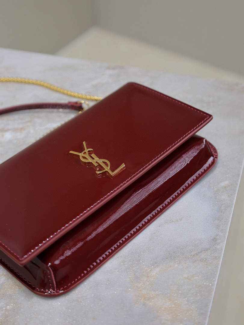 YSL CASSANDRE phone holder 635095 in patent leather red - Default Title - View 4